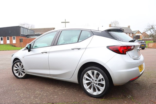 2016 VAUXHALL ASTRA - Photo 4