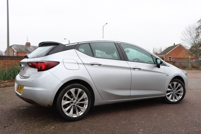 2016 VAUXHALL ASTRA - Photo 9