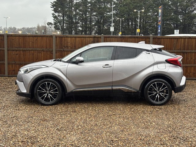 2018 TOYOTA C-HR - Photo 2