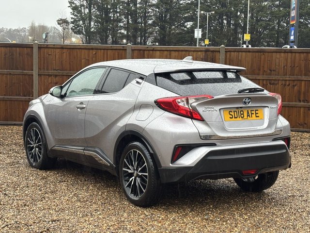 2018 TOYOTA C-HR - Photo 3