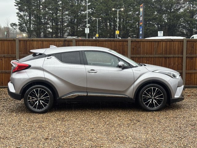 2018 TOYOTA C-HR - Photo 6