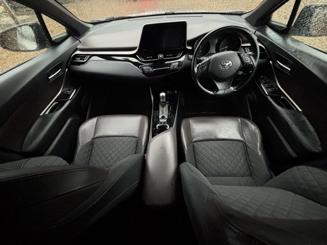2018 TOYOTA C-HR - Photo 10