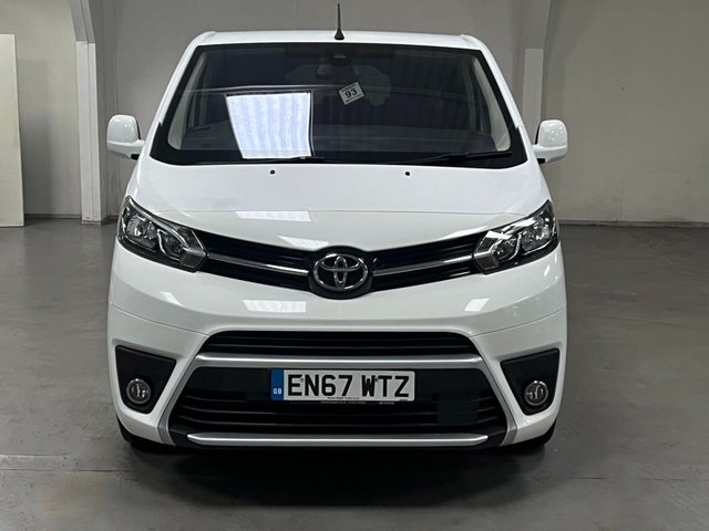View our TOYOTA PROACE VERSO