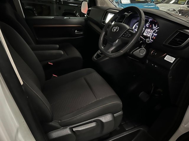 View our TOYOTA PROACE VERSO