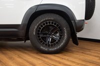 USED 2021 21 LAND ROVER DEFENDER 2.0 P300 SE  