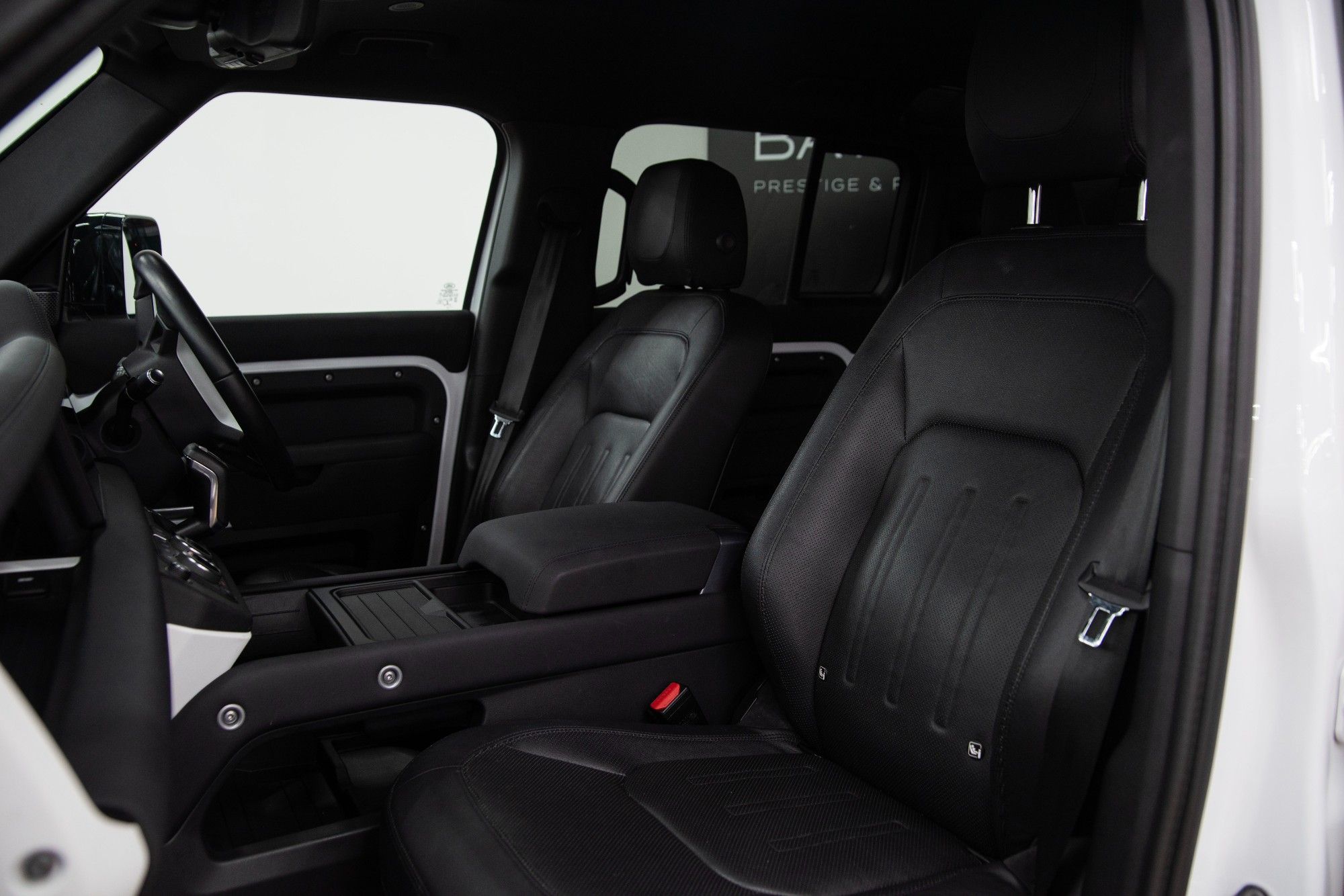 USED 2021 21 LAND ROVER DEFENDER 2.0 P300 SE  