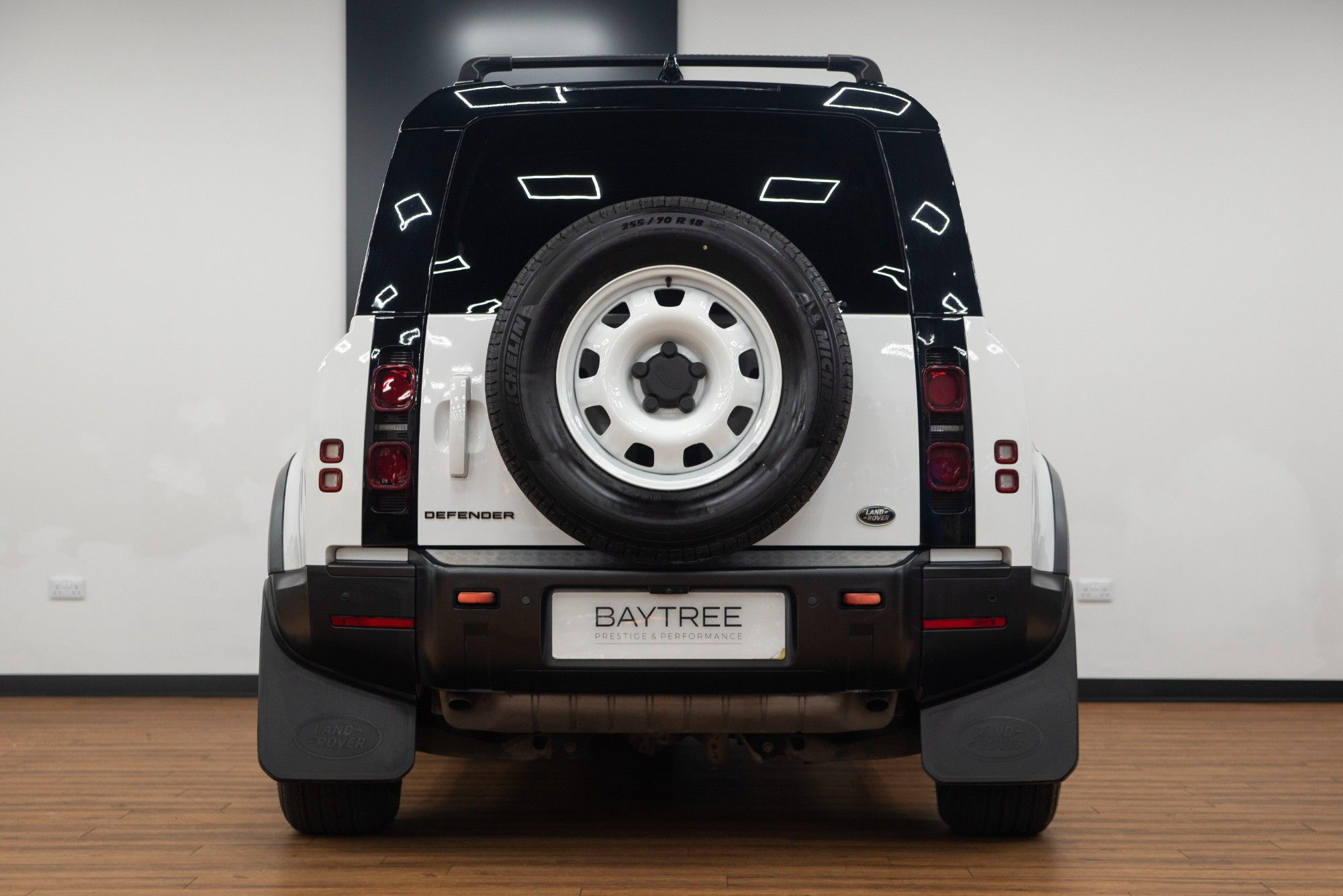USED 2021 21 LAND ROVER DEFENDER 2.0 P300 SE  