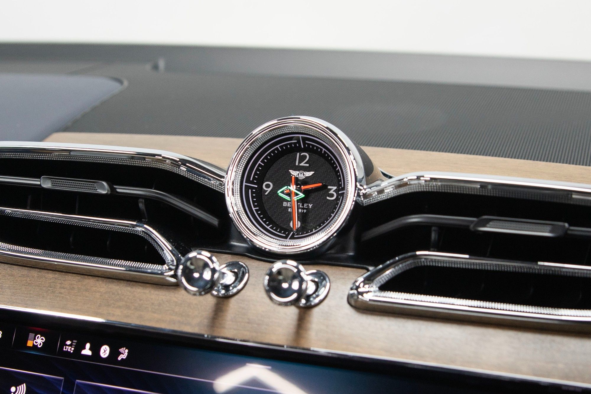 USED 2022 72 BENTLEY BENTAYGA 4.0 V8 Azure EWB  