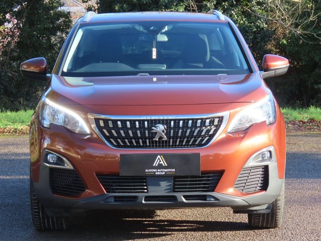 2018 PEUGEOT 3008 - Photo 2