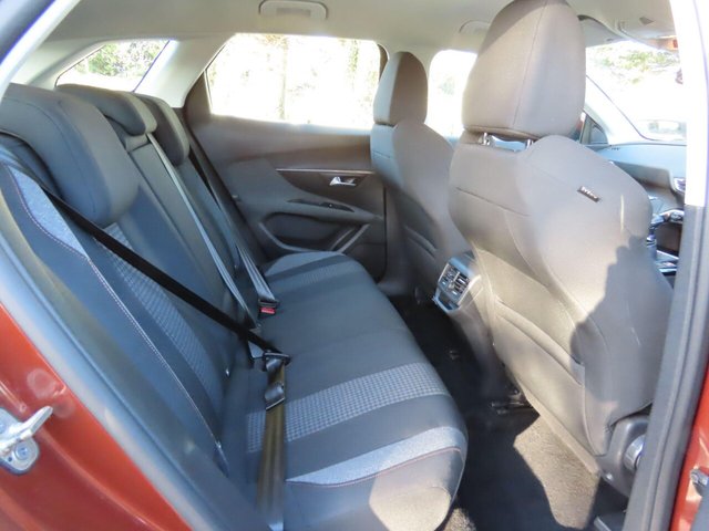 2018 PEUGEOT 3008 - Photo 9