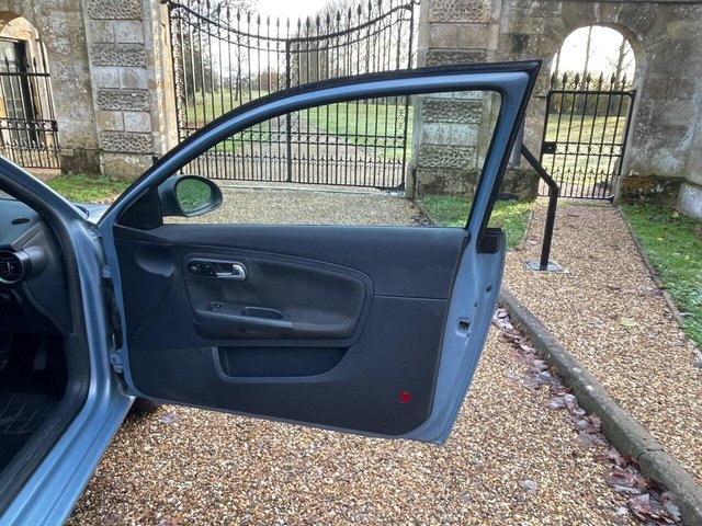 2008 SEAT IBIZA 1.4 16v Special Edition 3dr DAB - Photo 12