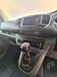 USED 2022 72 VAUXHALL VIVARO 1.5 Turbo D 2900 Dynamic Panel Van 6dr Diesel Manual L2 H1 Euro 6 (s/s) (100 ps) 