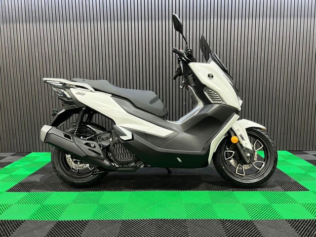 View our VOGE SR1