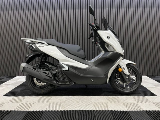 View our VOGE SR1