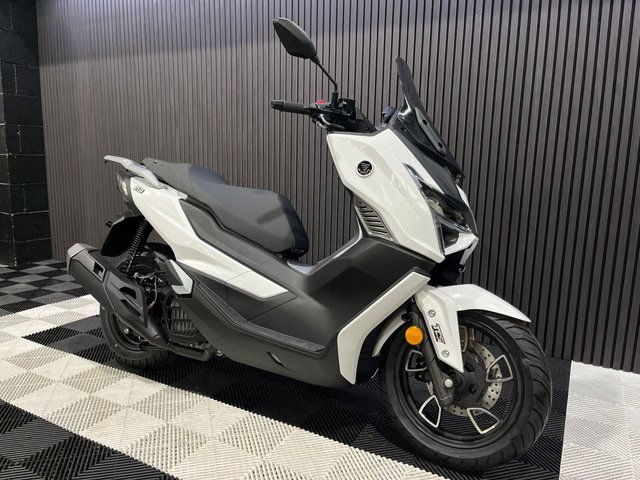 View our VOGE SR1