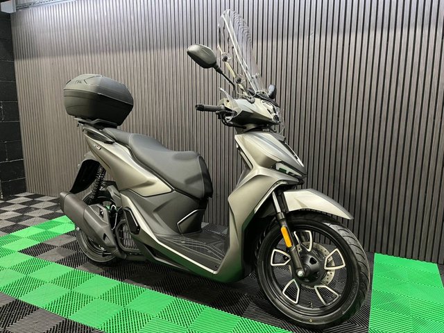 View our VOGE SR16