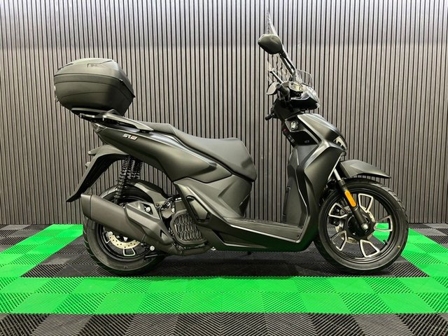View our VOGE SR16