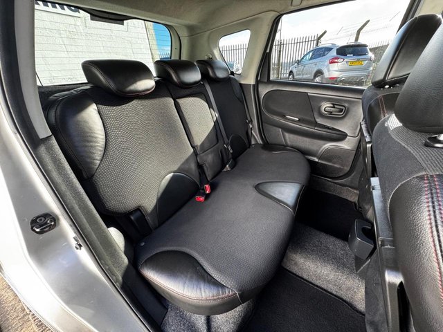 2011 Nissan Note 1.6L Tekna 5dr - Photo 12