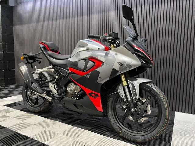 View our QJMOTOR SRK 125 R