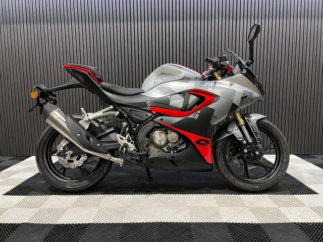 View our QJMOTOR SRK 125 R
