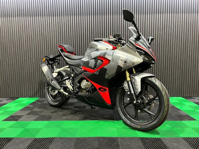 View our QJMOTOR SRK 125 R