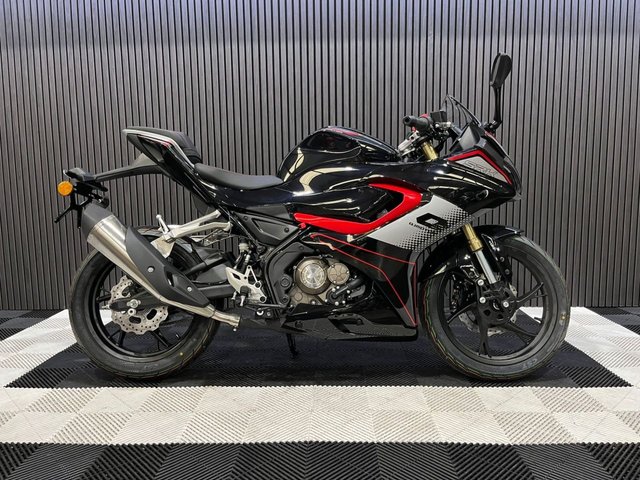 View our QJMOTOR SRK 125 R
