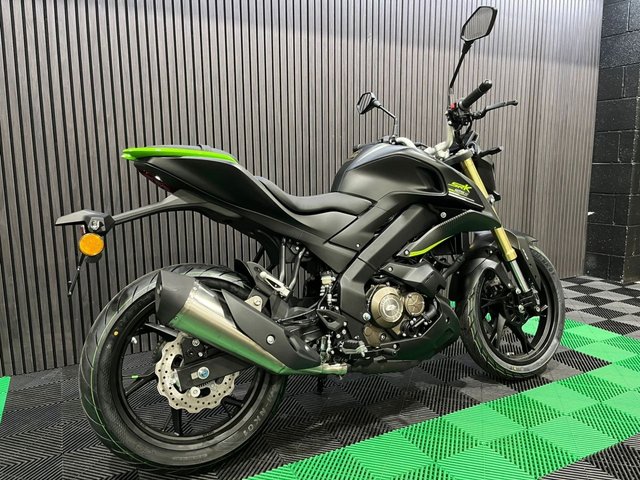 View our QJMOTOR SRK 125 S