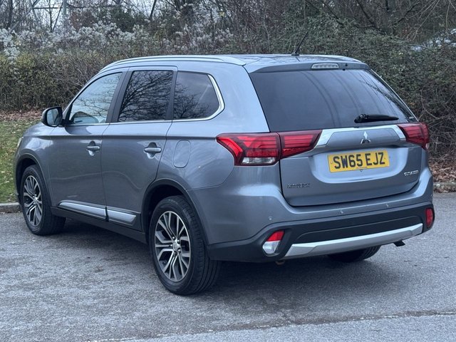 2015 MITSUBISHI OUTLANDER - Photo 3