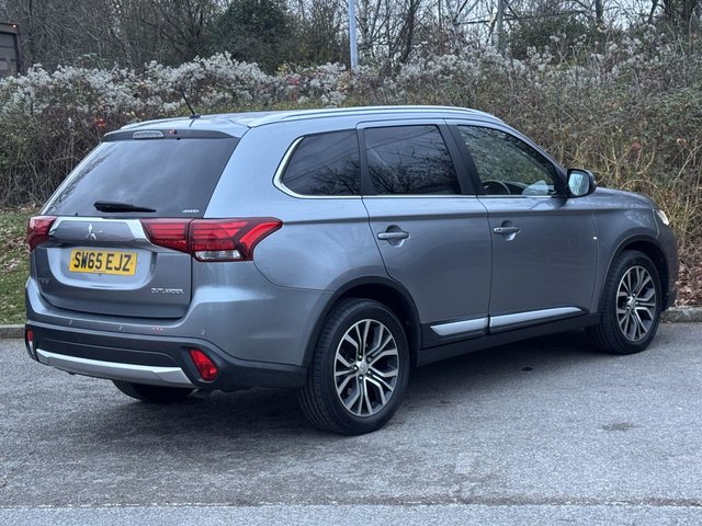 2015 MITSUBISHI OUTLANDER - Photo 5
