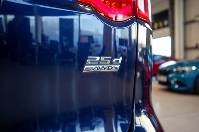 2017 Jaguar F-Pace 2L Portfolio 5dr - Photo 12