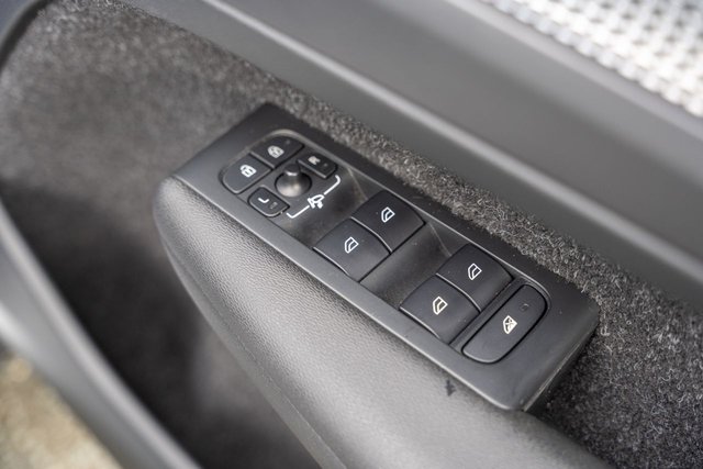 2019 VOLVO XC40 2.0 T4 R-Design Pro SUV 5dr Petrol Auto AWD Euro 6 (s/s) (190 ps) - Photo 11