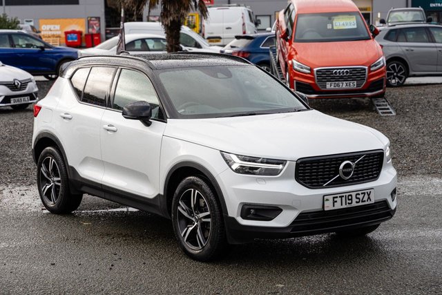2019 VOLVO XC40 2.0 T4 R-Design Pro SUV 5dr Petrol Auto AWD Euro 6 (s/s) (190 ps)