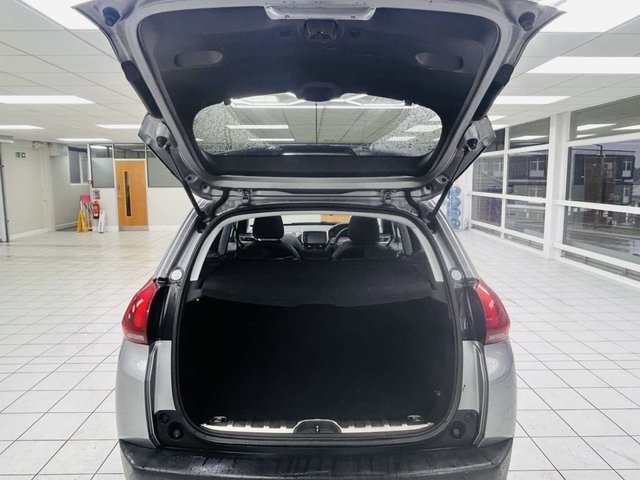 2017 PEUGEOT 2008 - Photo 4