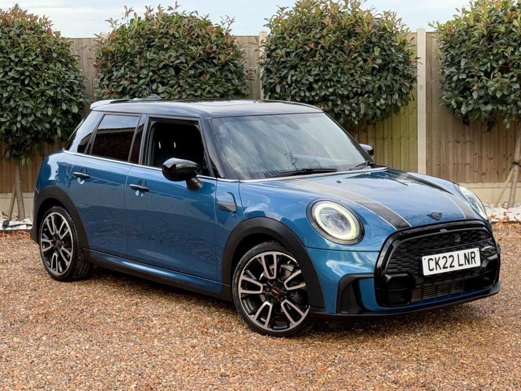 Pob mini ブルー Used 2022 MINI HATCHBACK 2.0 Cooper S Exclusive 5dr Auto Island