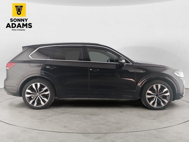 2021 VOLKSWAGEN TOUAREG - Photo 4
