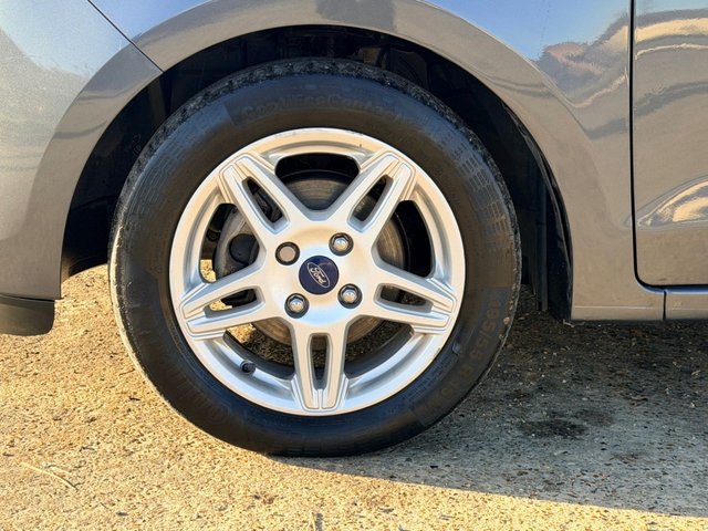 2018 Ford Ka+ 1.2L Zetec 5dr - Photo 12