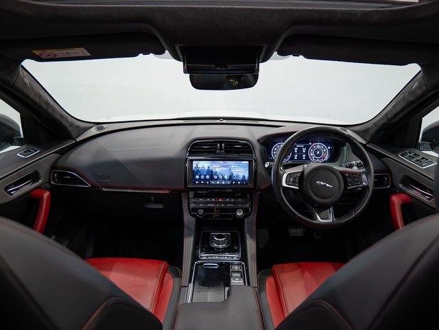 2021 Jaguar F-Pace 2L Chequered Flag 5dr - Photo 2