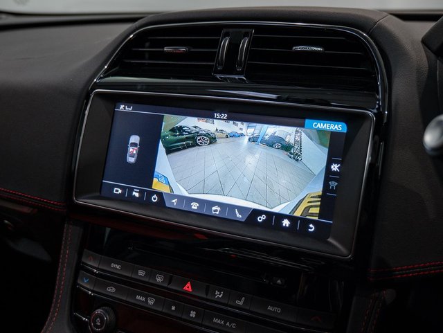 2021 Jaguar F-Pace 2L Chequered Flag 5dr - Photo 4