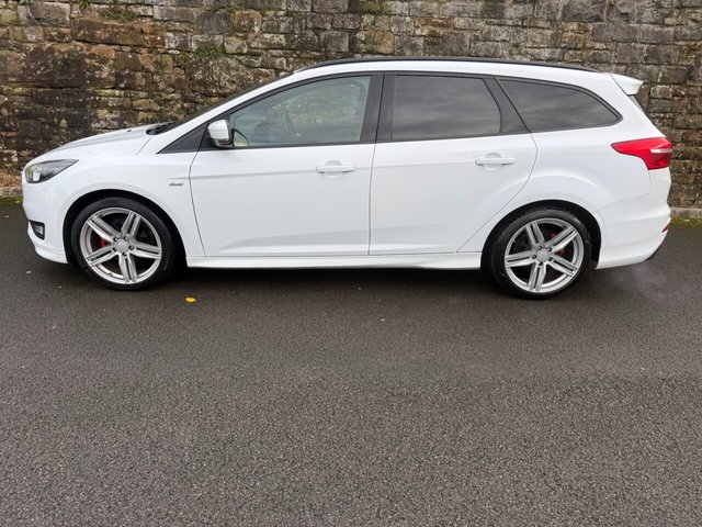 2017 Ford Focus 1.5L St-Line 5dr - Photo 5