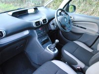 USED 2010 10 CITROEN C3 PICASSO 1.6 HDi VTR+ MPV 5dr Diesel Manual Euro 4 (90 ps) www.suffolkcarcentre.co.uk - Located at Ilketshall
