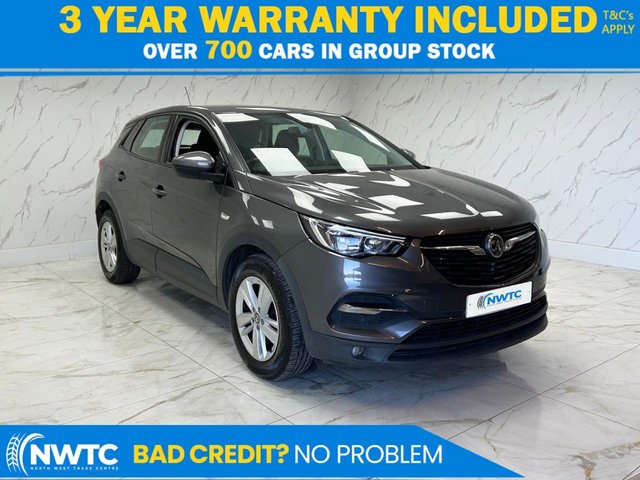 View our Vauxhall Grandland X 1.2 Turbo GPF SE SUV 5dr Petrol Manual Euro 6 (s/s) (130 ps) 1 FORMER OWNER! 