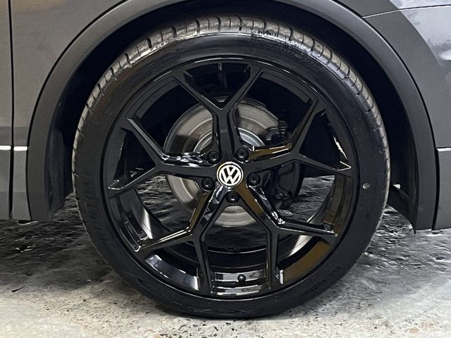 2019 VOLKSWAGEN TIGUAN 2.0 TDI R-Line SUV 5dr Diesel Manual Euro 6 (s/s) (150 ps) - Photo 9