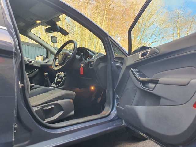 2014 FORD FIESTA 1.0T EcoBoost Titanium Hatchback 5dr Petrol Manual Euro 5 (s/s) (100 ps) - Photo 12