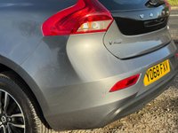 USED 2018 68 VOLVO V40 1.5 T2 GPF Momentum Nav Plus Hatchback 5dr Petrol Auto Euro 6 (s/s) (122 ps) 