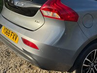 USED 2018 68 VOLVO V40 1.5 T2 GPF Momentum Nav Plus Hatchback 5dr Petrol Auto Euro 6 (s/s) (122 ps) 