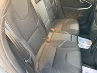 USED 2018 68 VOLVO V40 1.5 T2 GPF Momentum Nav Plus Hatchback 5dr Petrol Auto Euro 6 (s/s) (122 ps) 