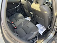 USED 2018 68 VOLVO V40 1.5 T2 GPF Momentum Nav Plus Hatchback 5dr Petrol Auto Euro 6 (s/s) (122 ps) 
