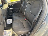 USED 2018 68 VOLVO V40 1.5 T2 GPF Momentum Nav Plus Hatchback 5dr Petrol Auto Euro 6 (s/s) (122 ps) 