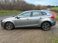 USED 2018 68 VOLVO V40 1.5 T2 GPF Momentum Nav Plus Hatchback 5dr Petrol Auto Euro 6 (s/s) (122 ps) 