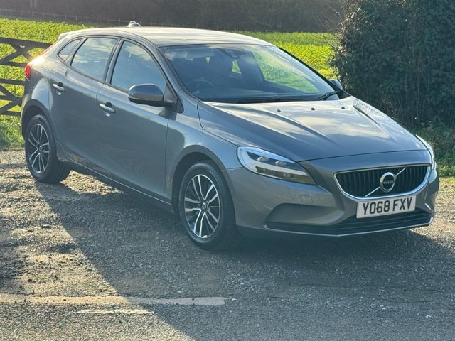 2018 68 Volvo V40 1.5 T2 GPF Momentum Nav Plus Hatchback 5dr Petrol Auto Euro 6 (s/s) (122 ps)